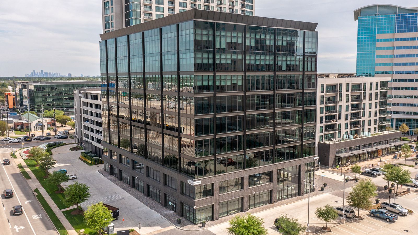 Aerial view of the office building at 9753 Katy Freeway